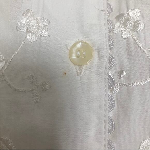 Vintage 90's Casual Corner & Co White Embroidered Scalloped Button Up Shirt Top - Picture 5 of 8